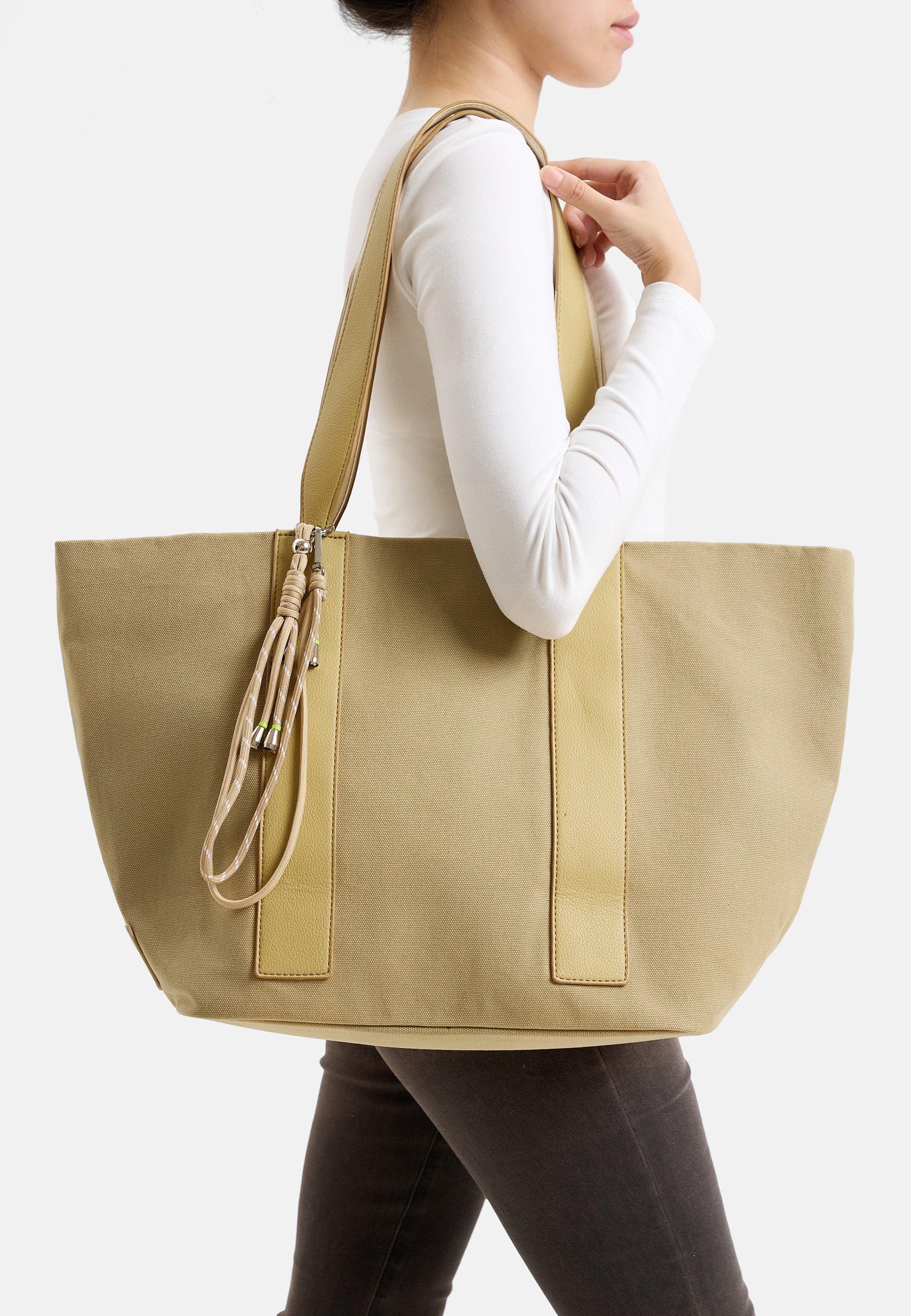 Carry Me Everywhere Shopper