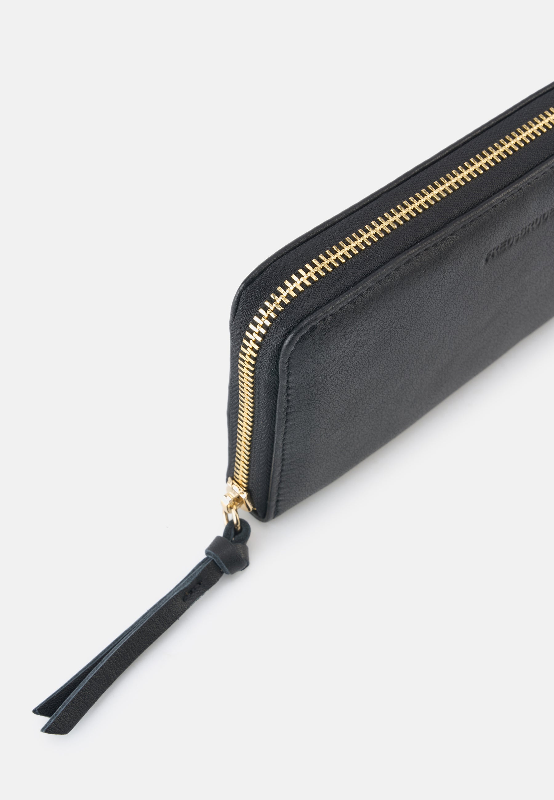 FREDsBRUDER- Wallets- Just Easy Long Wallet- black / OS - Just Easy Long Wallet Details Mehrere Kartenfächer Sicherer Reißverschluss Material 100% Leder Dimensions Wallets (B x H x T): 10 x 17 x 2 cm Weight: 0.2 kg