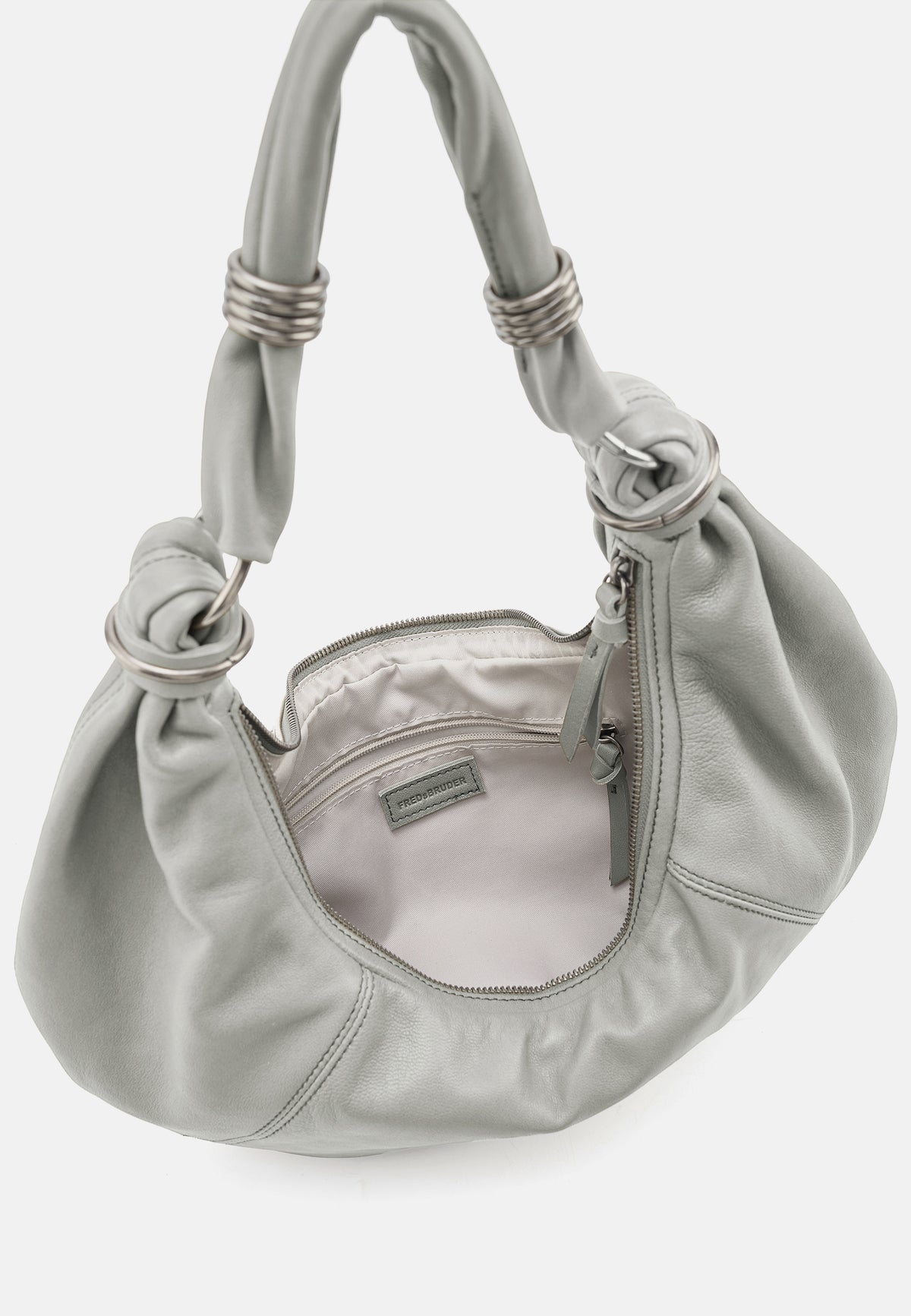 Hellgraue Hobo-Tasche mit Reißverschlussfach und Markenpatch
