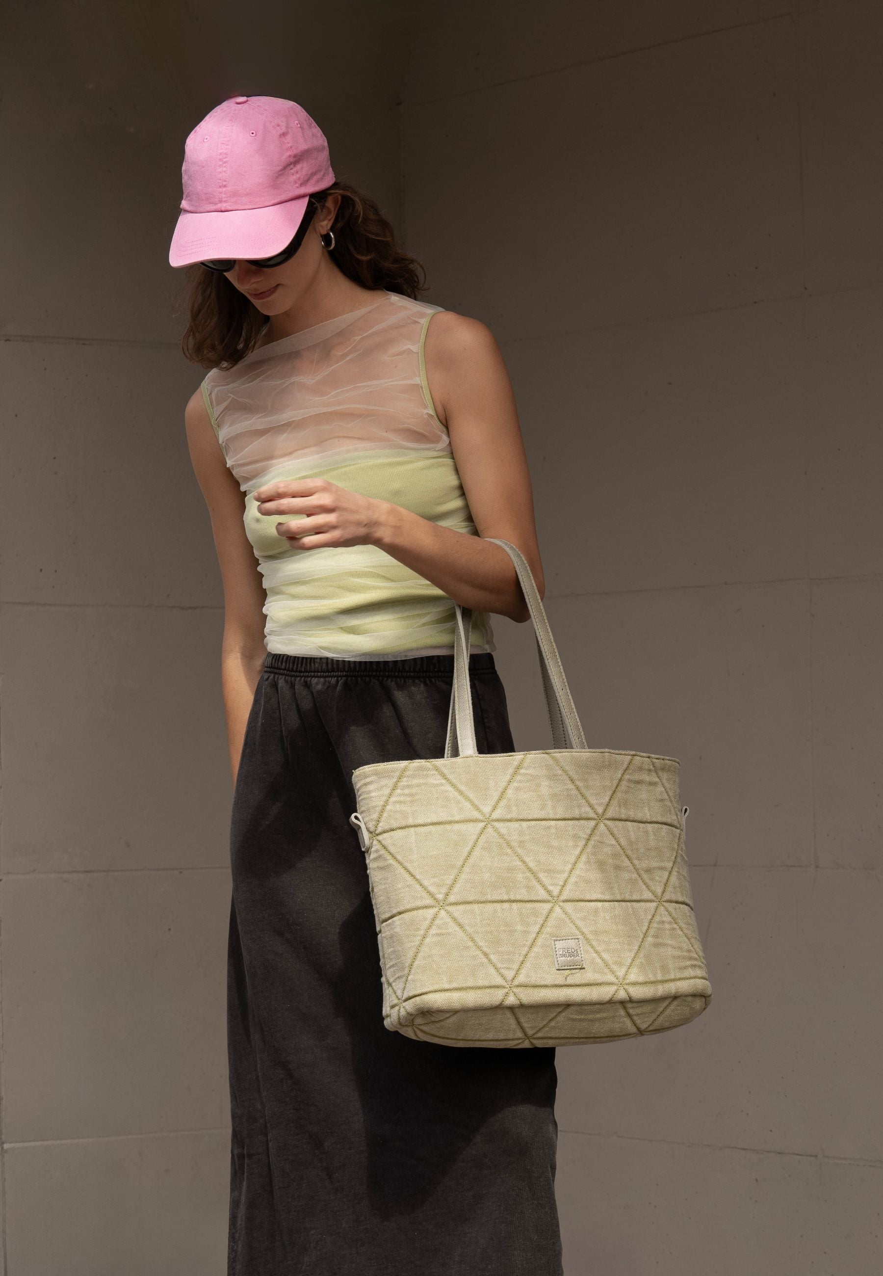 FREDsBRUDER- Bags- Reversible Shopper Spring- black / OS-cloudy / OS-dusty rose / OS