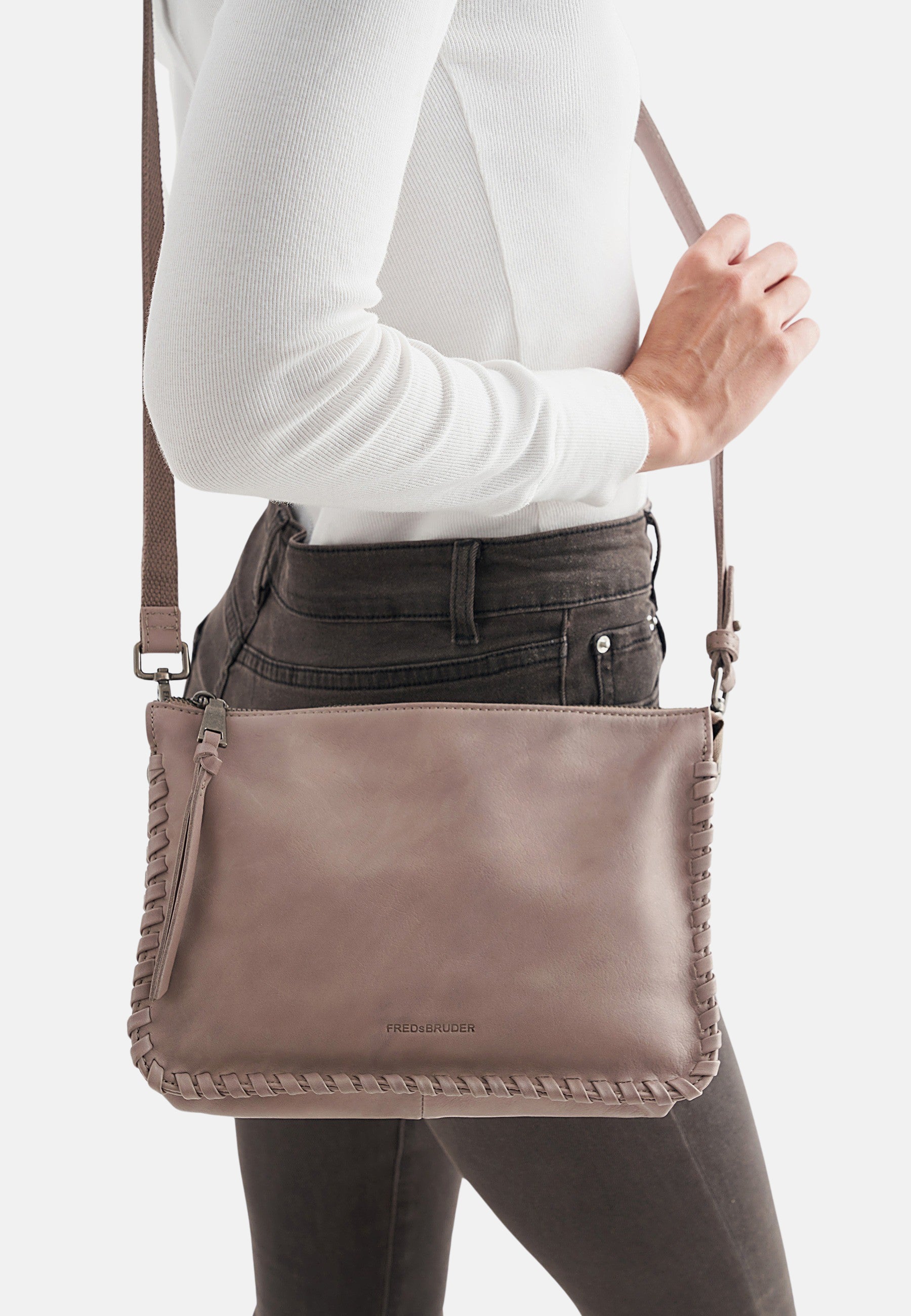 FREDsBRUDER- Handtaschen>Damen>Ledertaschen>Crossbody Taschen- Calm Crossbag- black / OS-Dotty Leo / OS-milk coffee / OS-taupe / OS