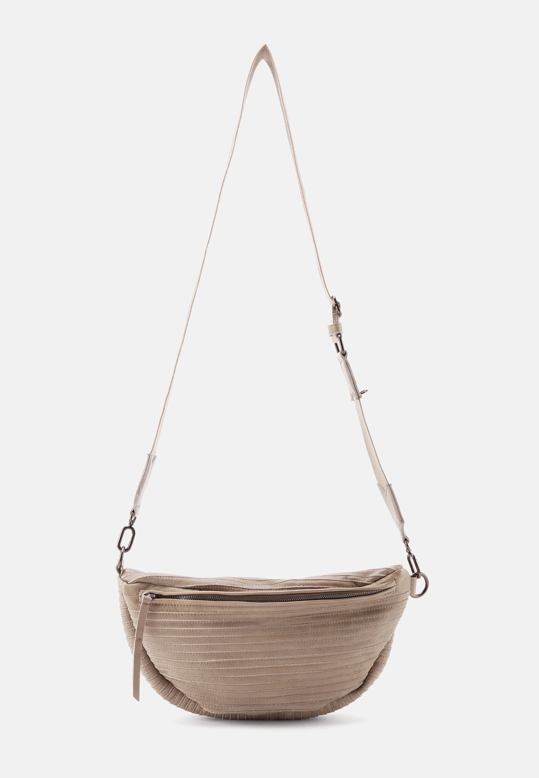 FREDsBRUDER- Bags- Layer Beltbag- black / OS-caramel / OS-dirty stone / OS - Layer BeltbagLayer Liebhaber aufgepasst! Diese Beltbag ergänzt eure Frühlingslooks, ist super bequem und bietet viel Platz für all eure Essentials! Viel Spaß beim Stylen!Details Als Crossbody Bag tragbar Verstellbarer Tragehenkel Silberfarbene Metalldetails Funktionaler Innenraum: Steckfächer und Reißverschlussfach innen Material Handgewachstes Leder Maße Tasche (B x H x T): 38 x 20 x 10 cm Gewicht: 0,665 kg