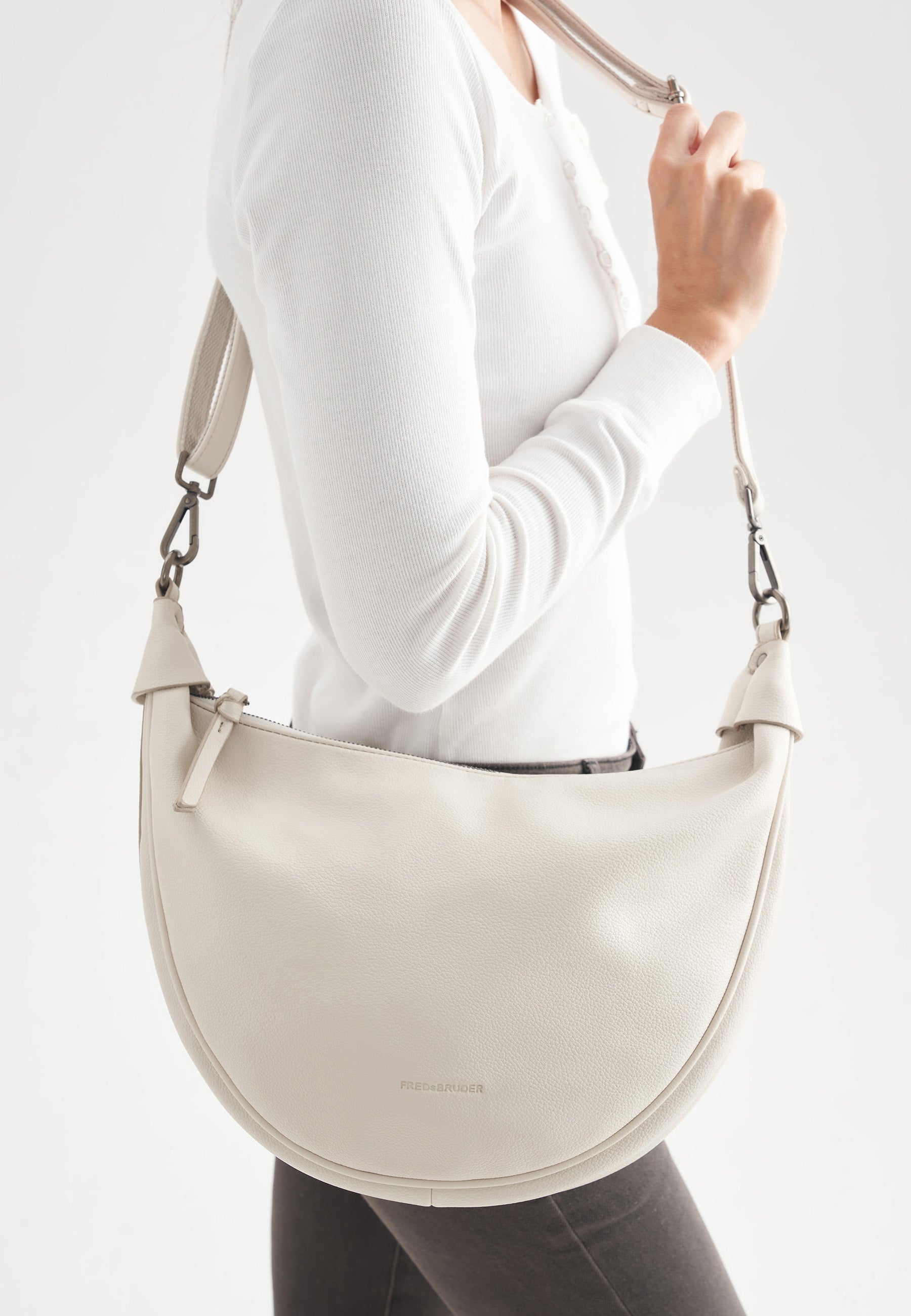 FREDsBRUDER- Handtaschen>Damen>Ledertaschen>Hobo Taschen- Good Vibes Only Hobo- black / OS-oat milk / OS