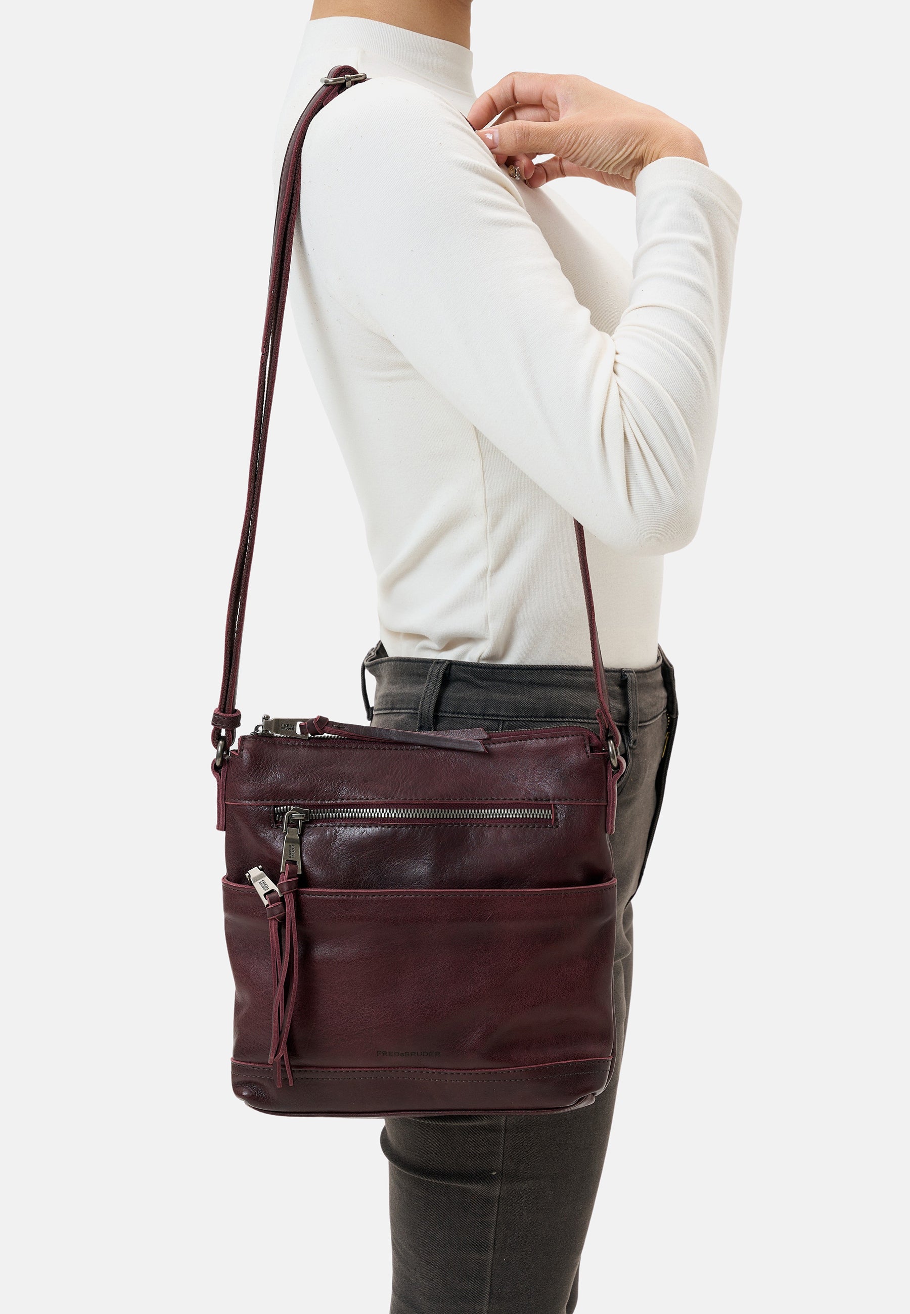 My Old Friend Crossbag With Front Zipper