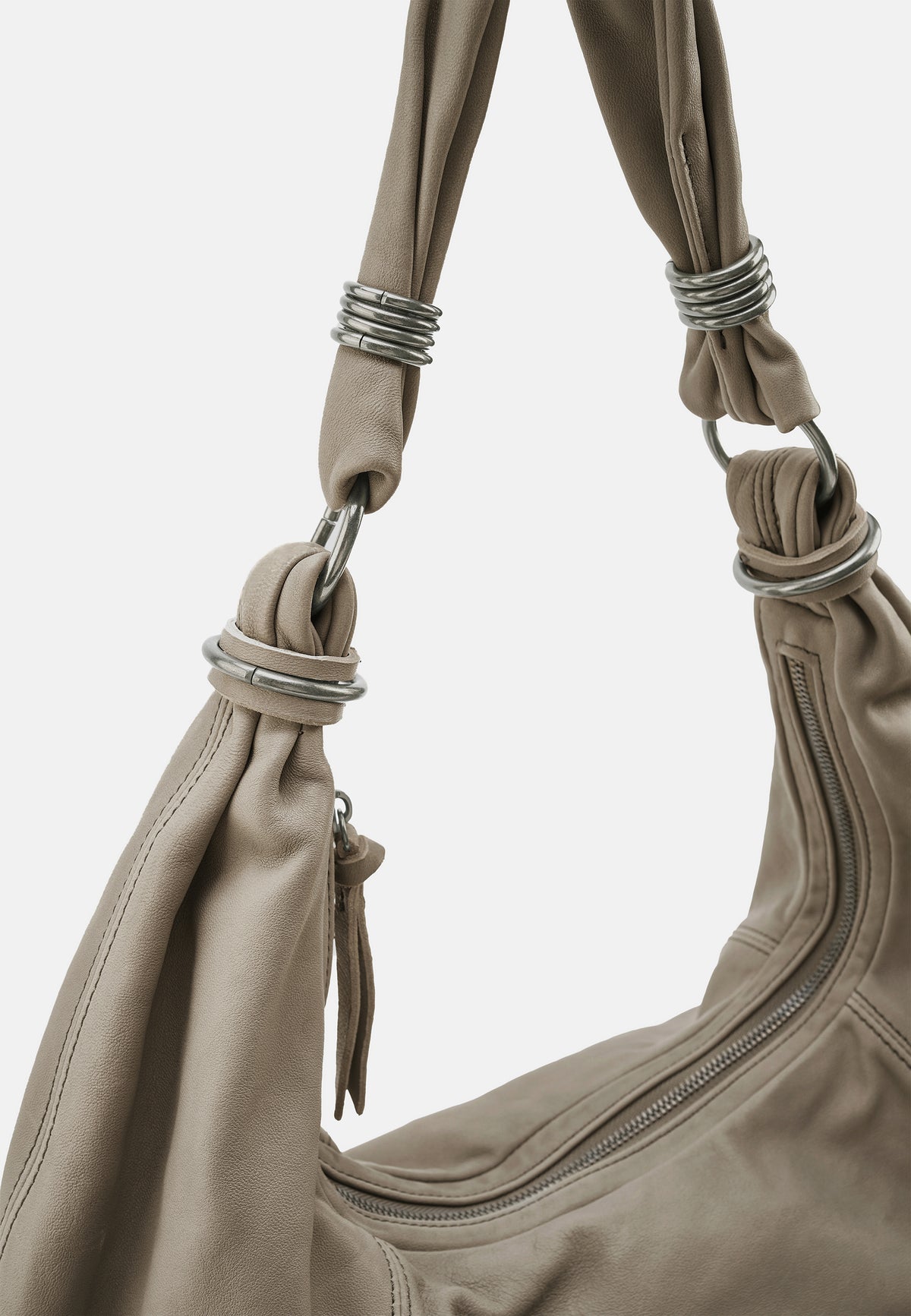 Schultertasche Big Hobo, khaki, Detail der Trägerösen und Reißverschlussnaht