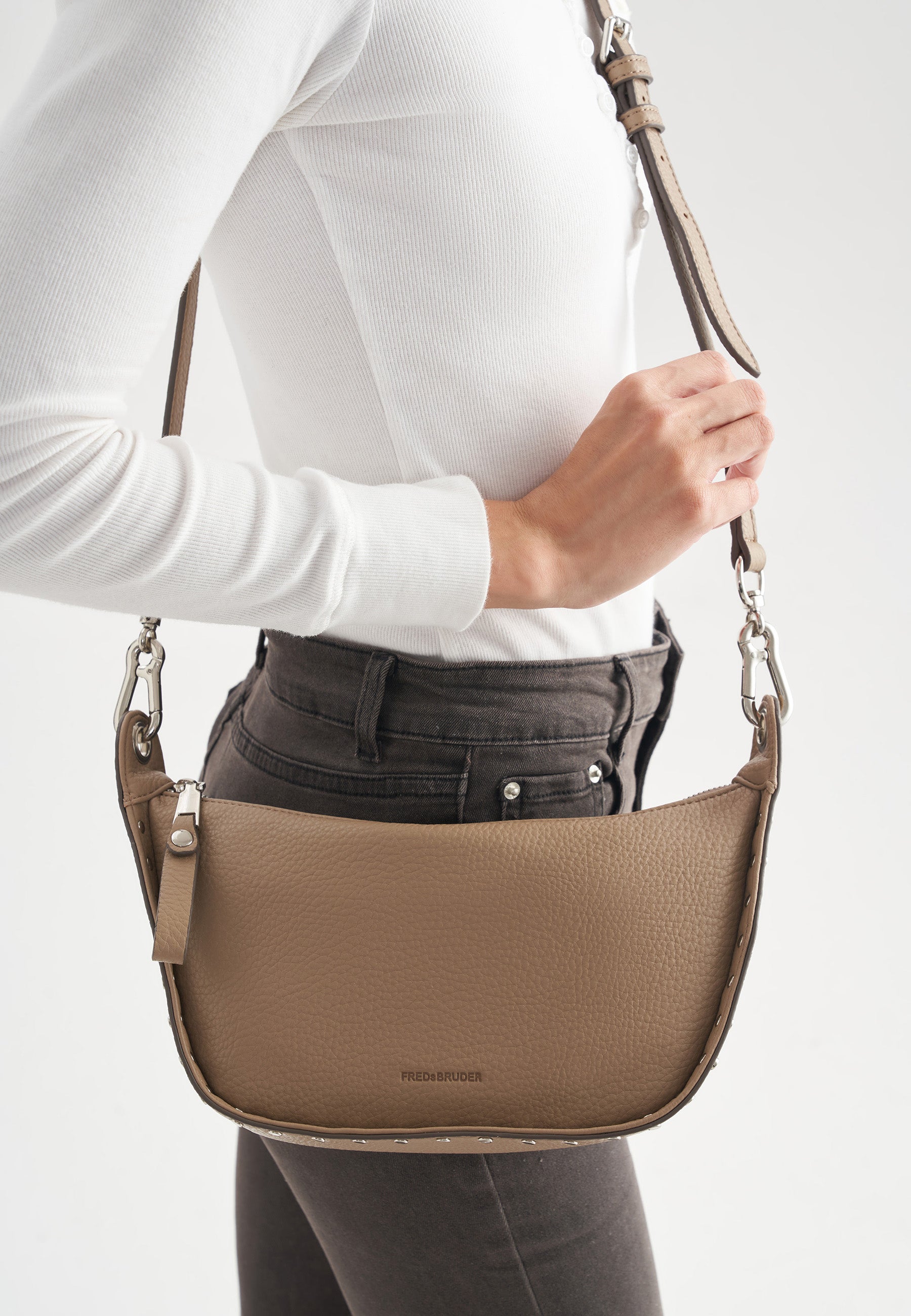FREDsBRUDER- Handtaschen>Damen>Ledertaschen>Crossbody Taschen- Feel Wild Crossbag- black / OS-soft toffee / OS-stone / OS