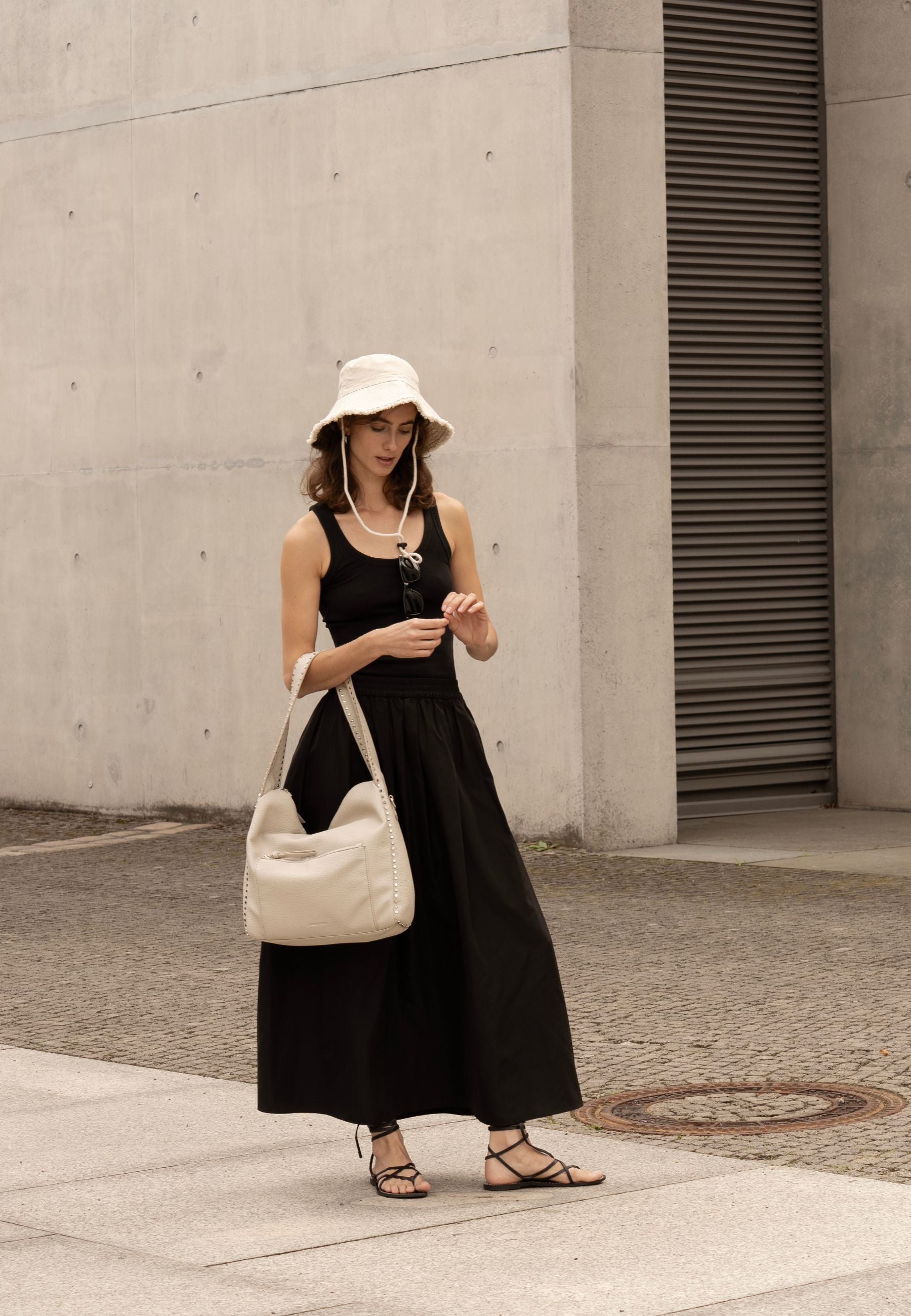 FREDsBRUDER- Handtaschen>Damen>Ledertaschen>Hobo Taschen- Feel Wild Hobo- black / OS-stone / OS