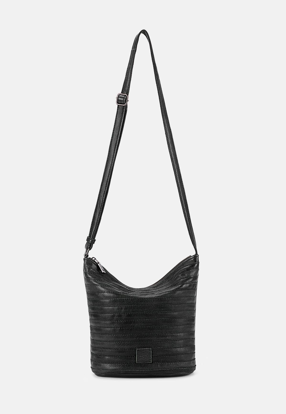 Schwarze Schultertasche mit breitem Trageriemen und Beutel-Form, eckige Frontklappe
