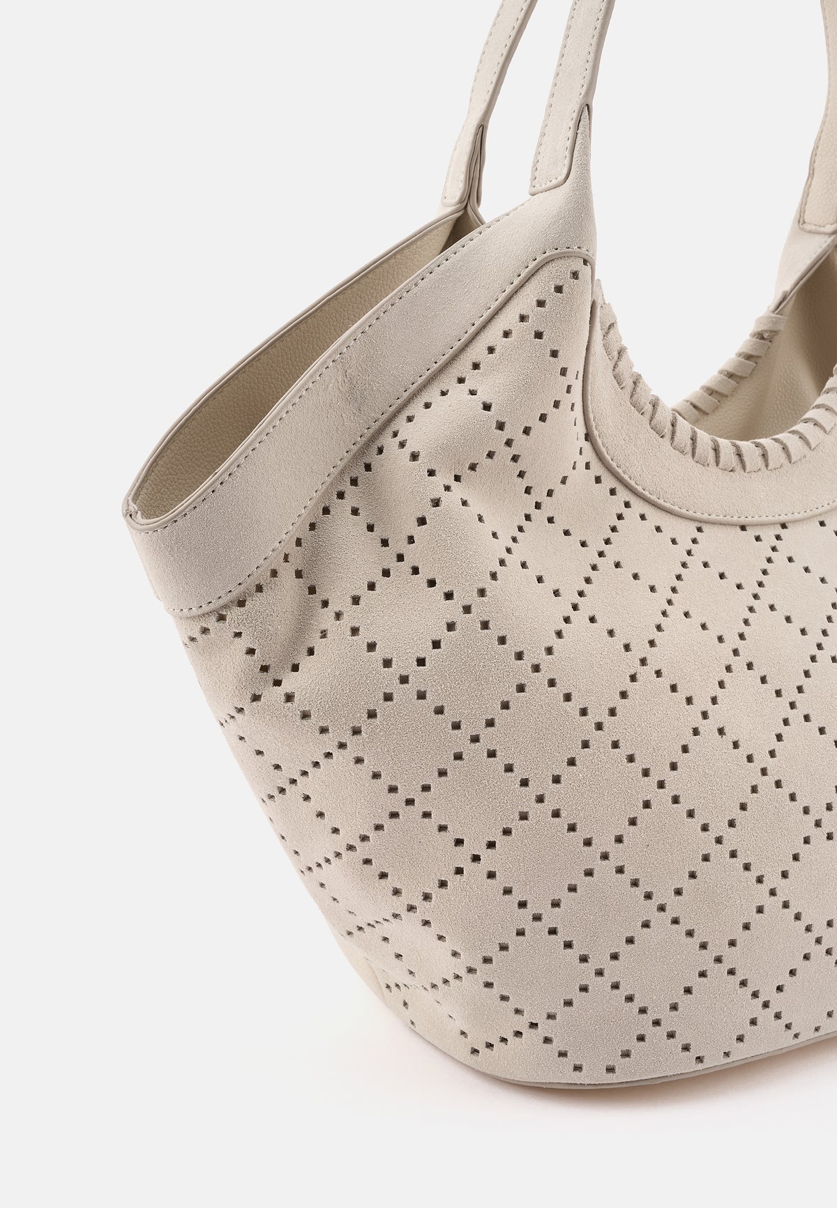 Shopper in Taupe mit rautenförmigem Perforationsmuster und breitem Seitenfach