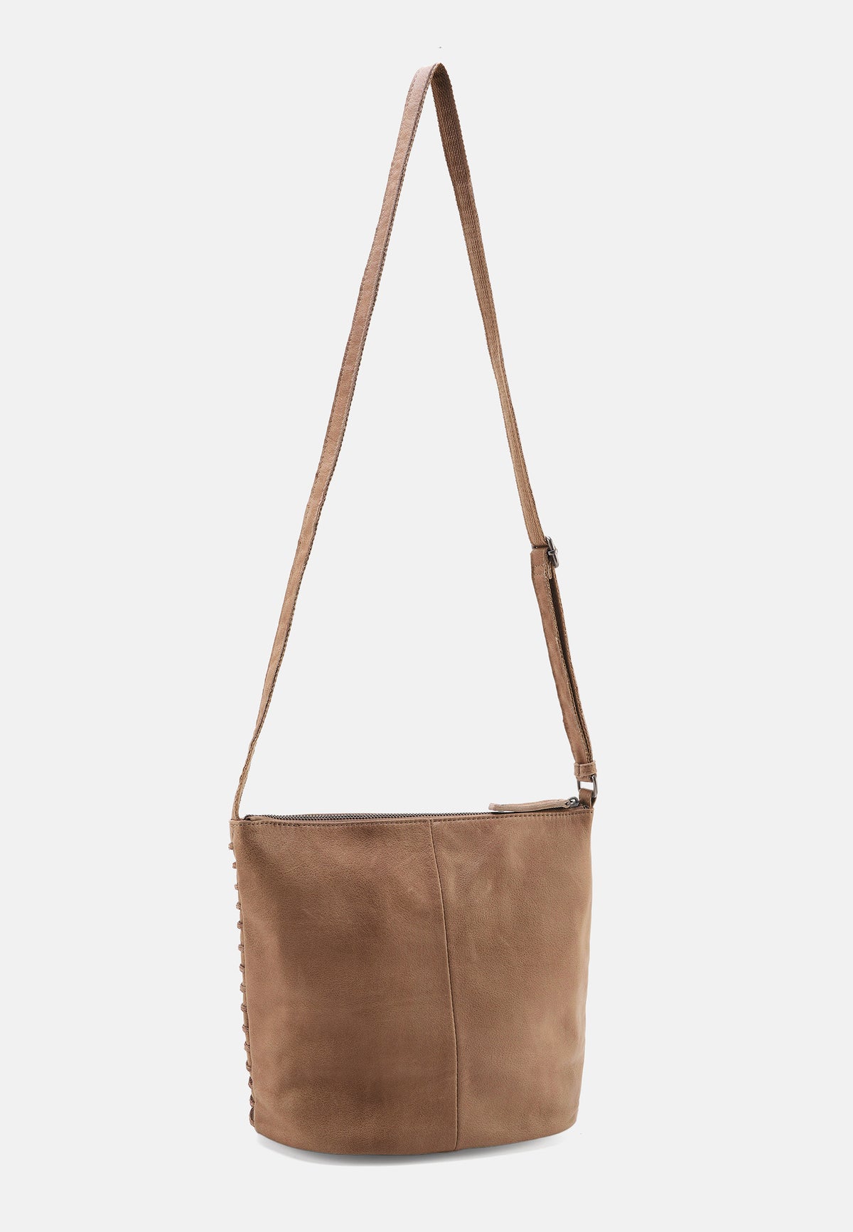 Schultertasche braun, runder Korpus, verstellbarer Gurt, Reißverschluss oben