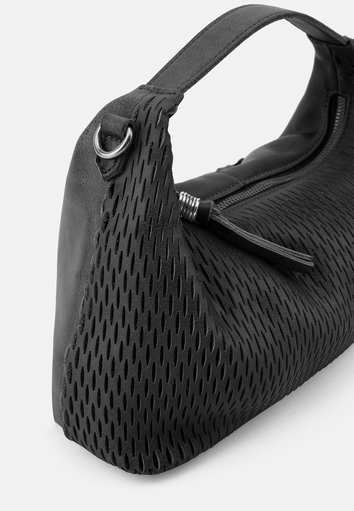 Schwarze Handtasche mit strukturiertem Muster und Reißverschluss-Zipper an der Vorderseite