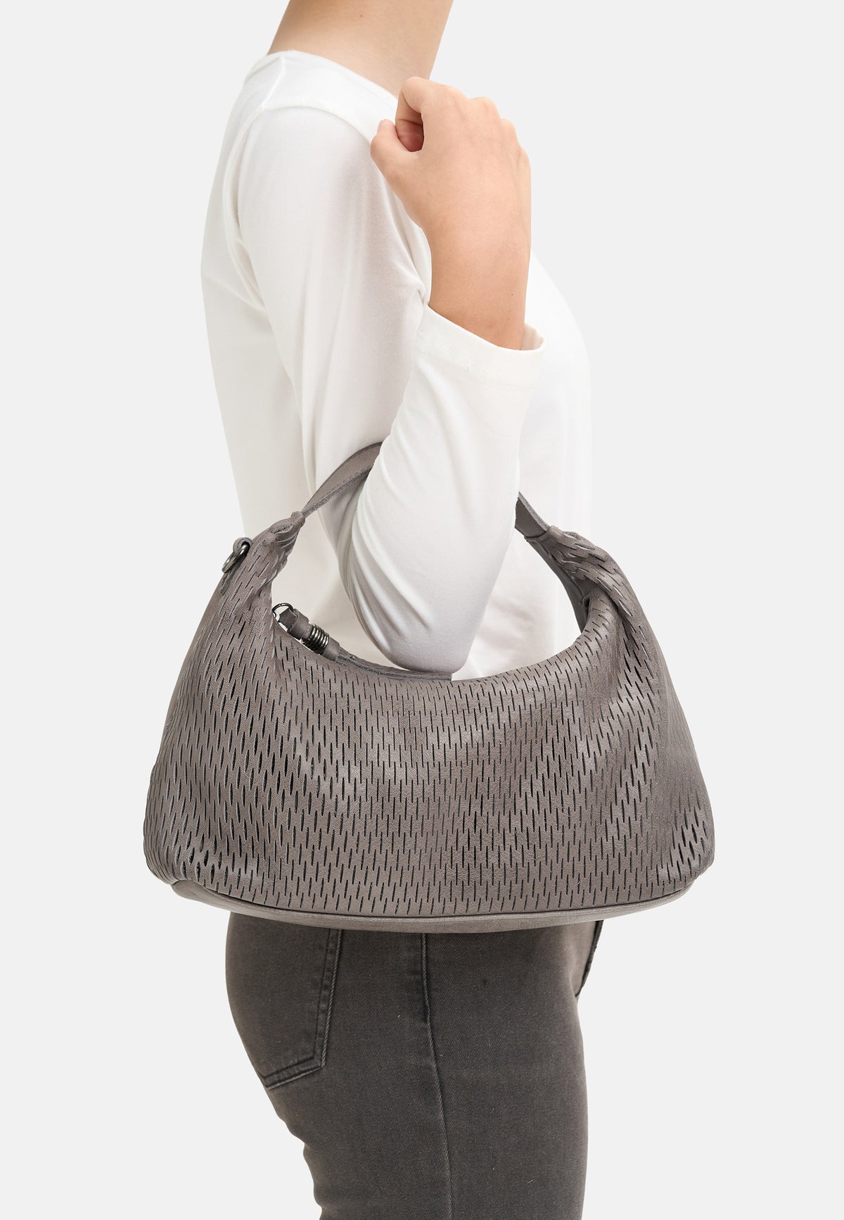 Handtasche seitlich getragen: beiges, gemustertes Modell mit breitem Henkel