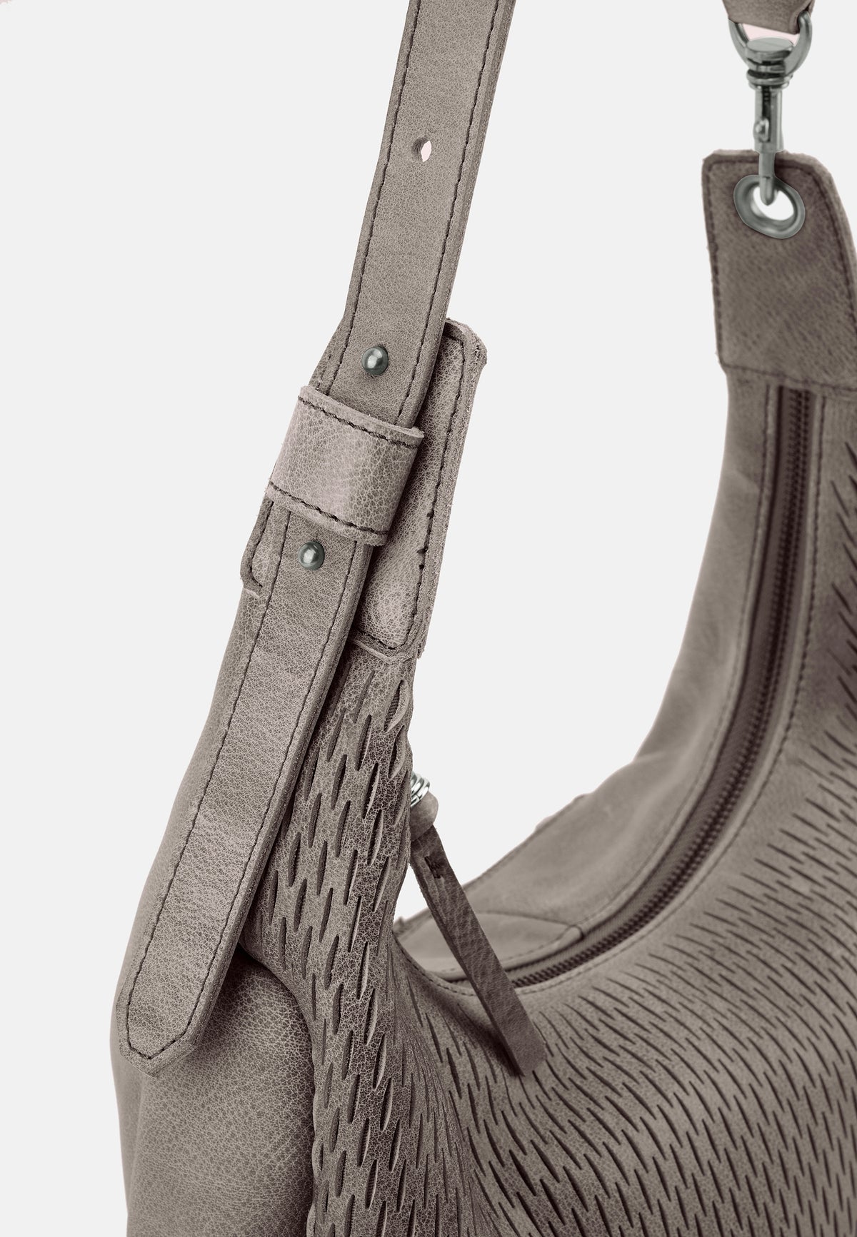 Nahaufnahme: Träger und Reißverschlussbereich der Umhängetasche in Muddy Khaki Brown