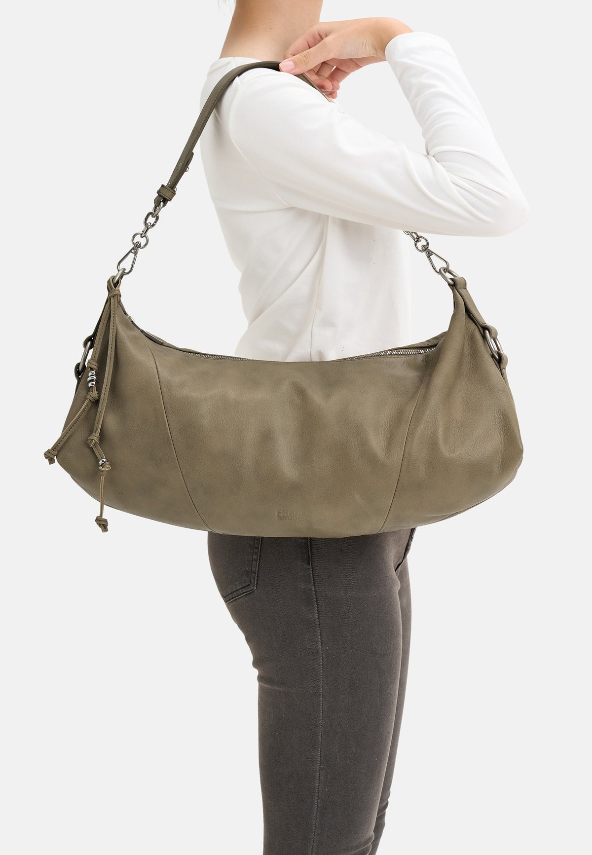 Große Schultertasche in Khaki mit langem Ketten-Schulterriemen und Kordelzug vorne