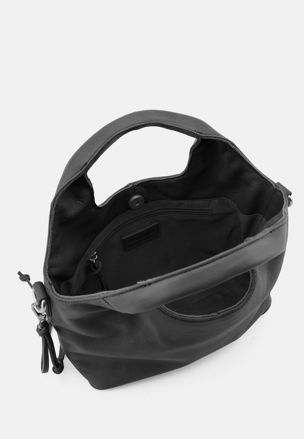 Handtasche (schwarz) offen mit Innenfach und sichtbarer Innenklappe
