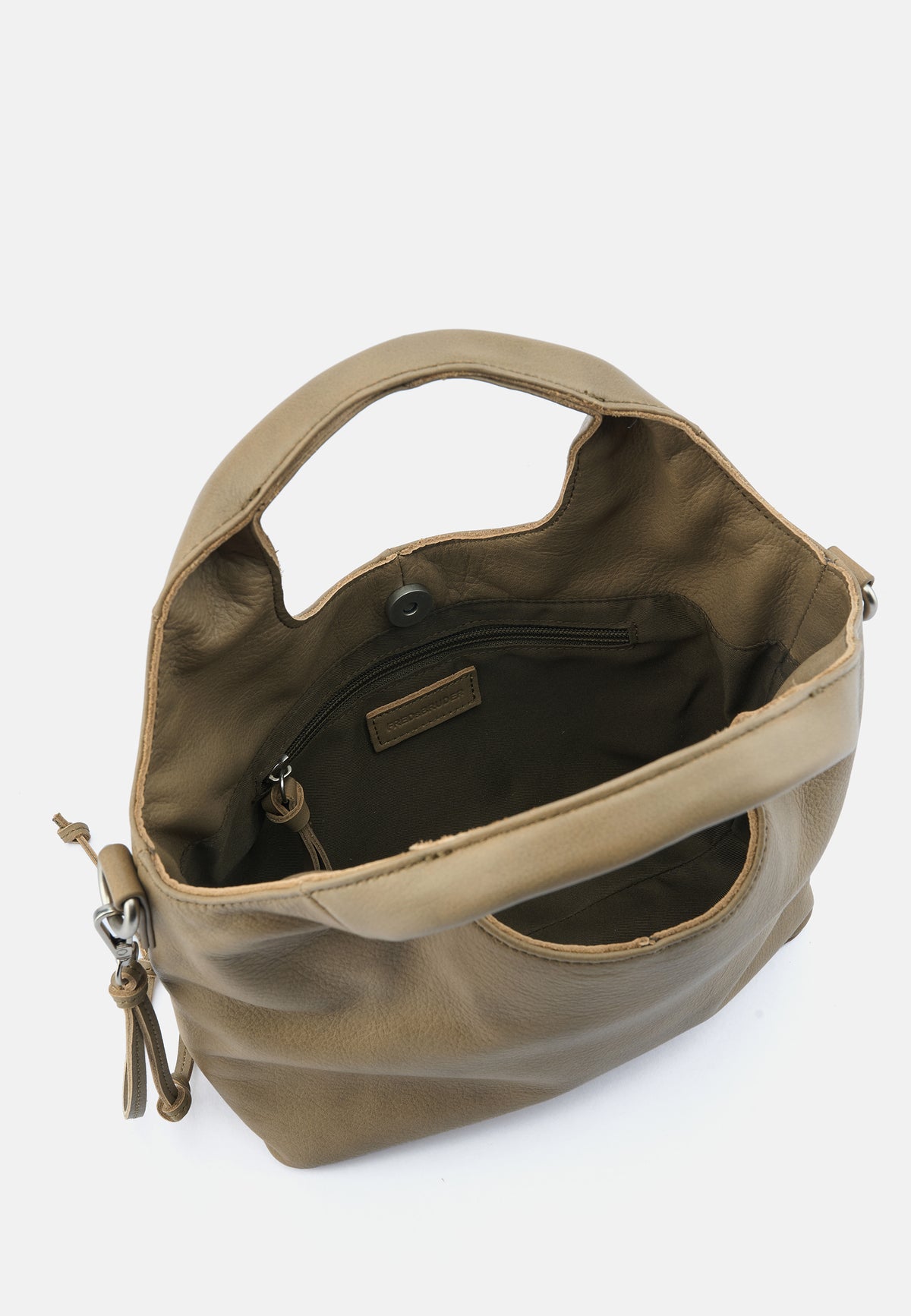 Khakifarbene Handtasche offen, Innenfutter sichtbar, Frontfach mit Schnappverschluss