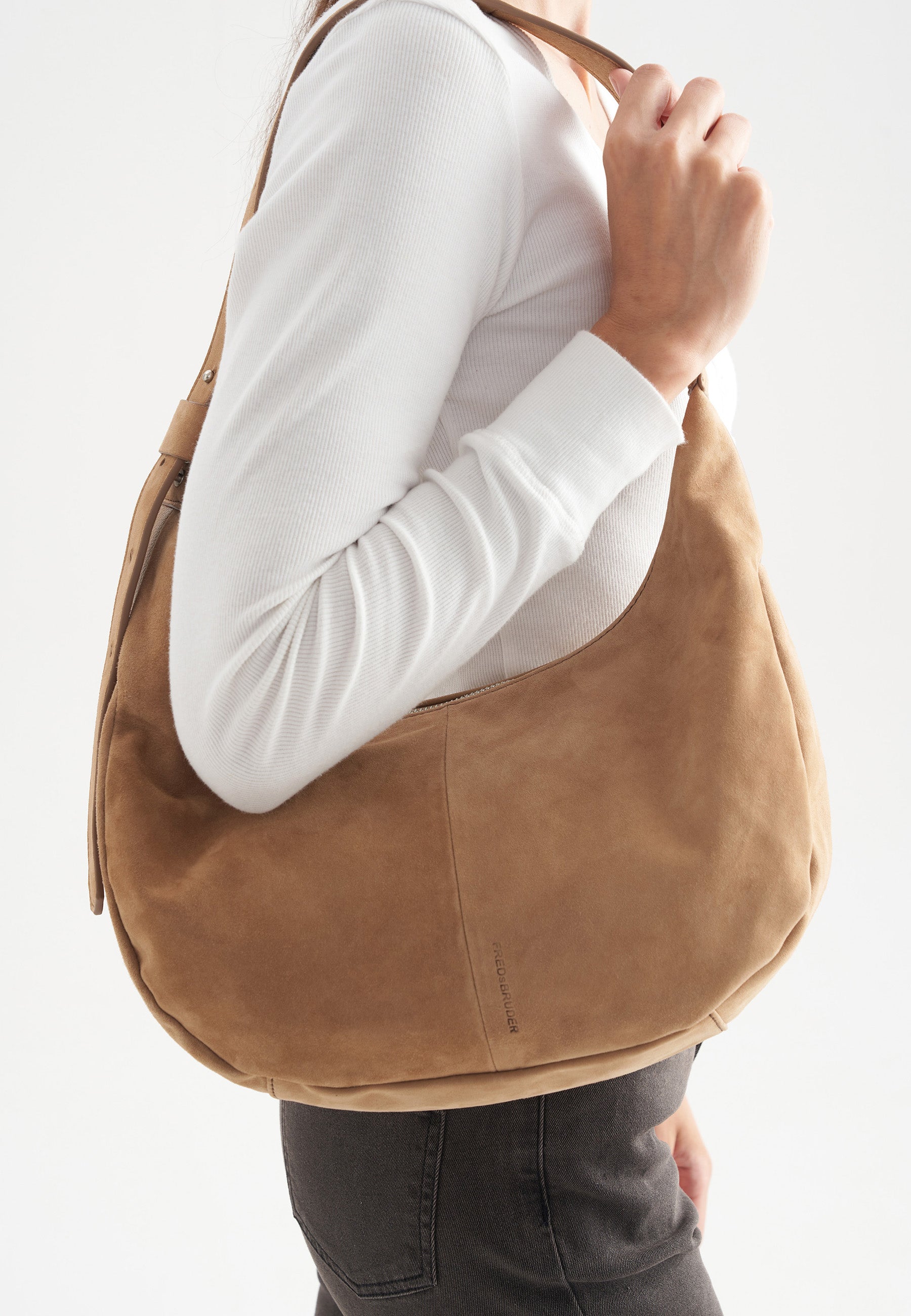 FREDsBRUDER- Handtaschen>Damen>Ledertaschen>Halbrunde Hobo Tasche- Best to Come Round Hobo- soft caramel / OS-powder taupe / OS